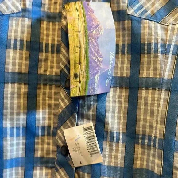 Shirt - Picture 4 of 6